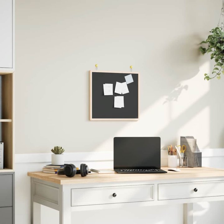 Quadro negro com estrutura em madeira de pinho | Briva Home